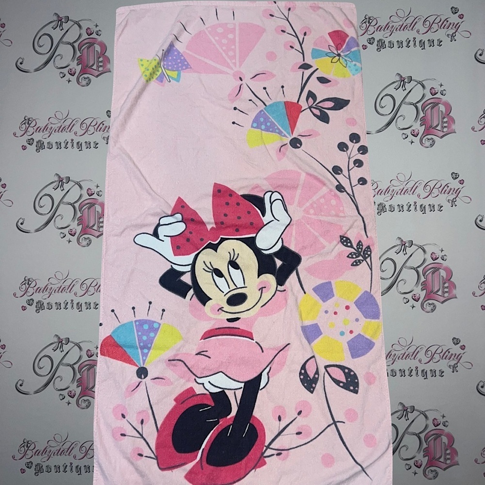 Disney towel Minnie Mouse pink beach bath 🛁 🏝️ summer cute soft Disney lover